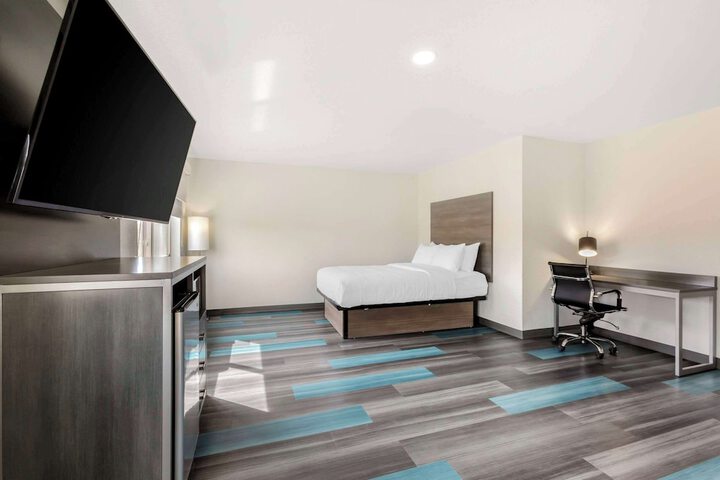 Room 22 of 28