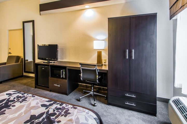 Room 17 of 41