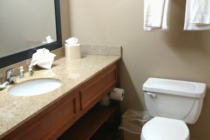 Room 32 of 47