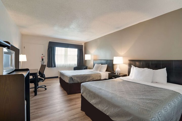 Room 9 of 27
