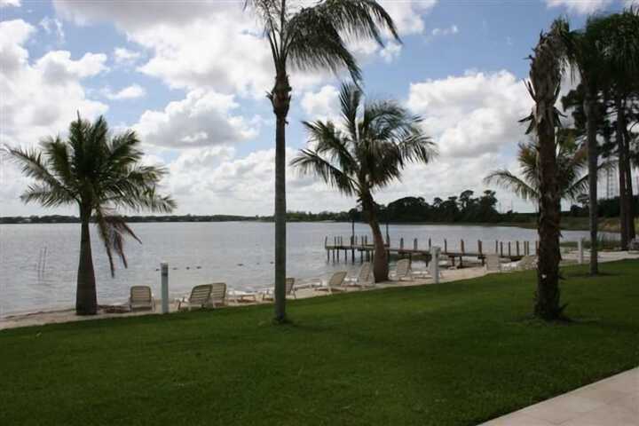 Lake Grassy Inn & Suites