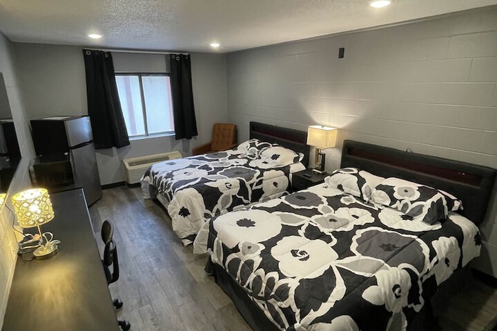 Room 10 of 24