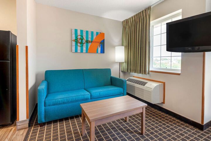 MainStay Suites Dubuque at Hwy 20