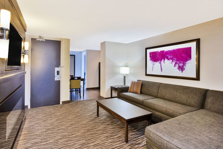 Room 21 of 34
