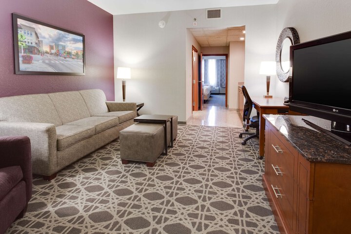 Room 16 of 39