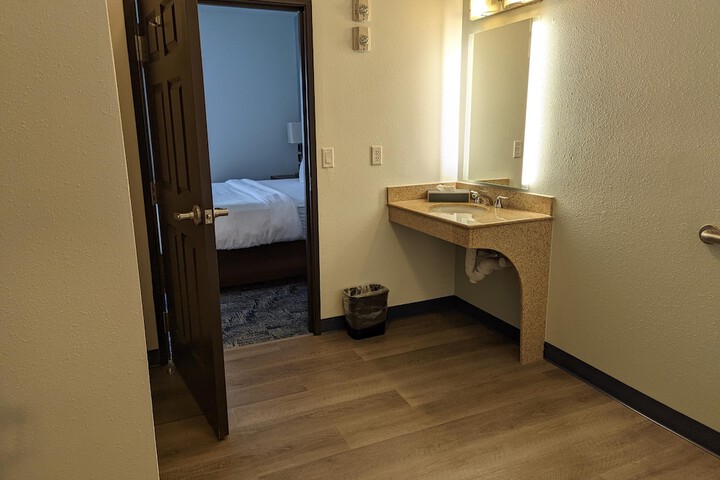 Room 25 of 35