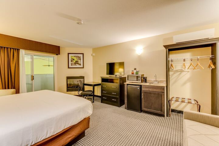 Room 44 of 62