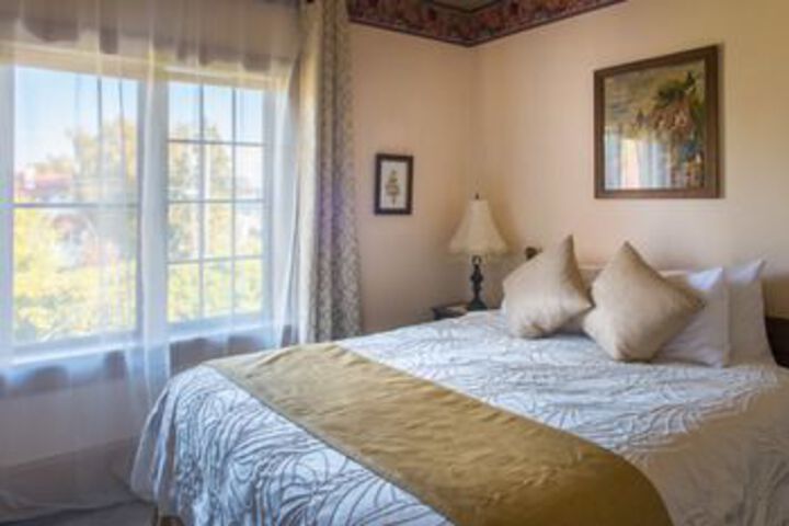 Oak Bay Guest House Bed & Breakfast