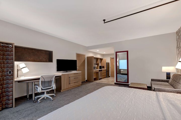 Room 25 of 93