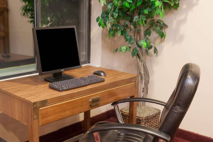 Business Center 20 of 20