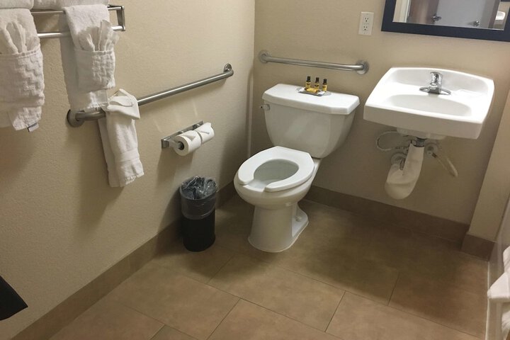 Room 32 of 50