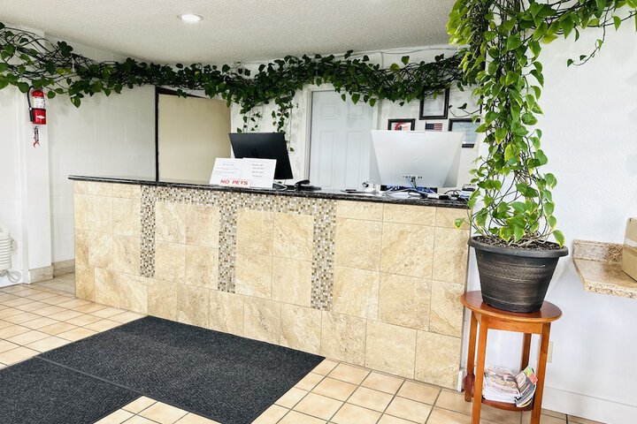 Northwoods Motel