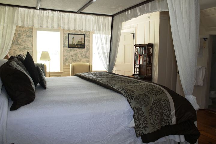 Room 19 of 73