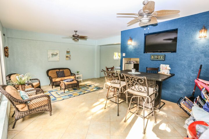 Room 8 of 27