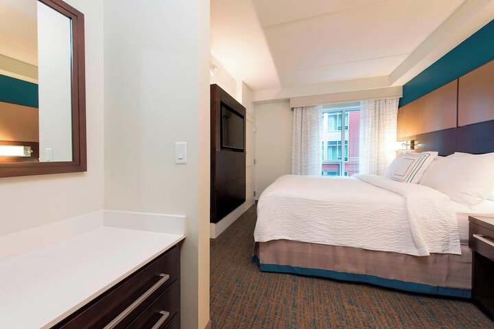 Room 27 of 53