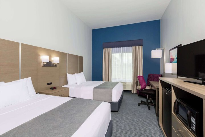Room 5 of 28
