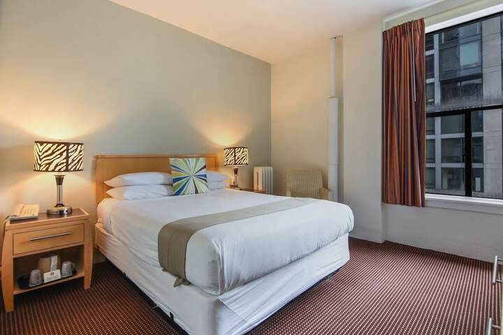 Room 10 of 24