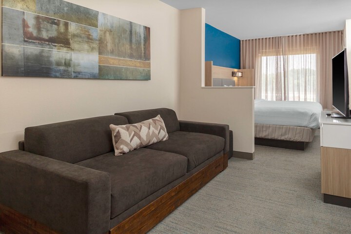 Room 11 of 27