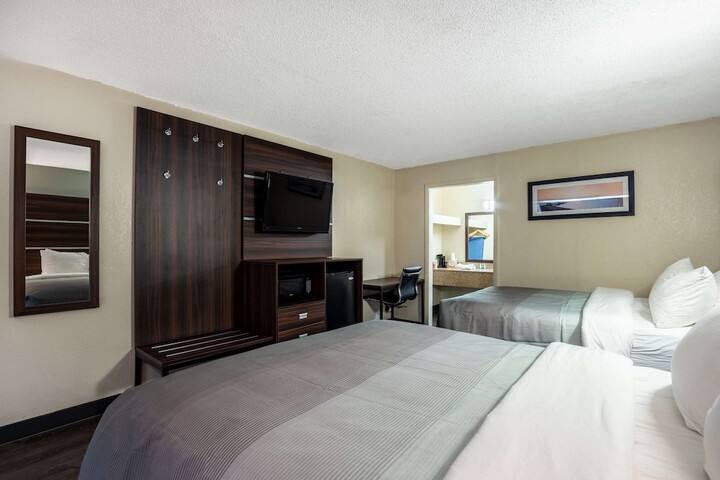 Room 17 of 29
