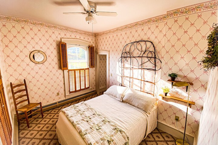 Room 34 of 70