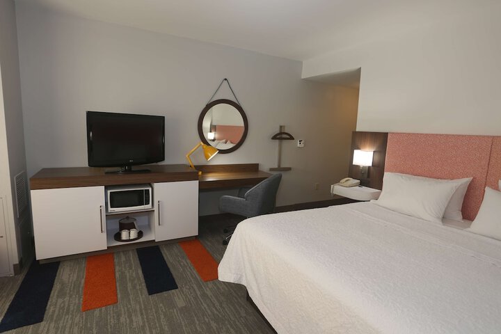 Room 10 of 29