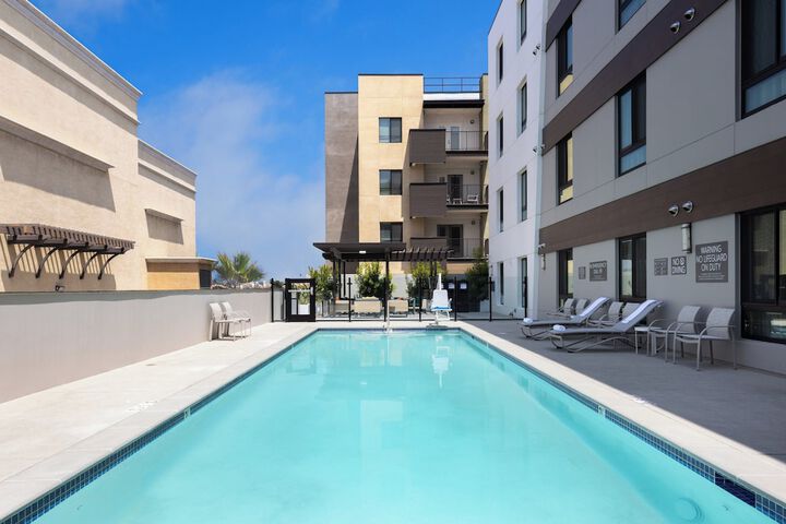 Pool 24 of 102