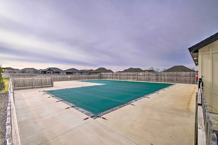 Family-friendly Ozark Villa - Centrally Located
