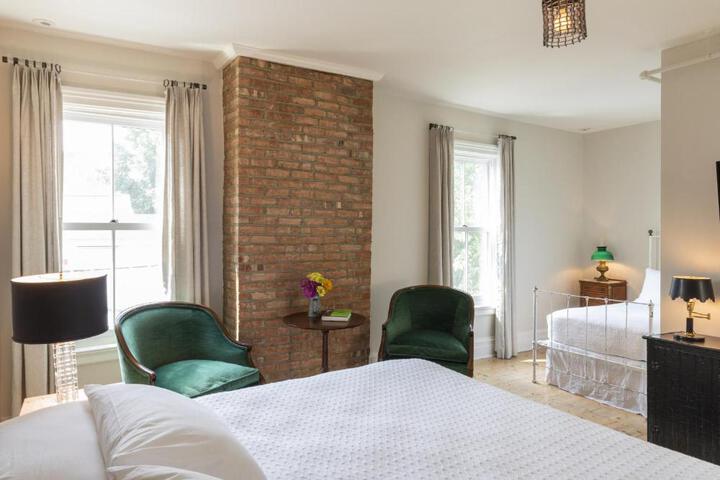 Stewart House Hotel