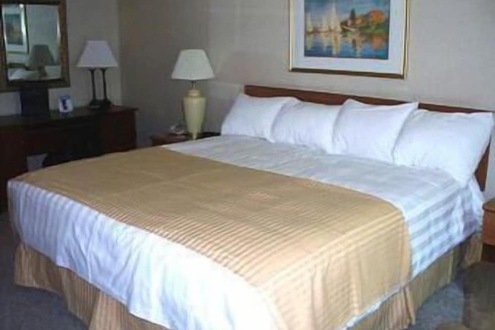 Ramada by Wyndham Watertown / Thousand Islands NY