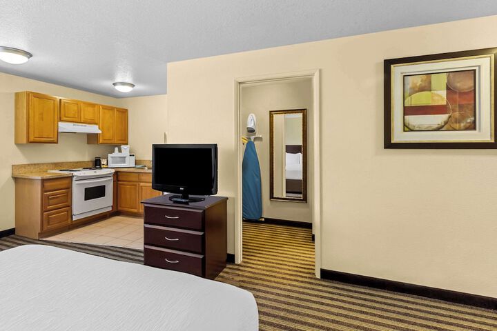 Quality Inn & Suites Vancouver - Hazel Dell