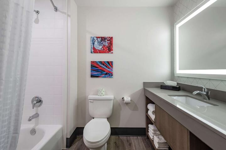 Room 26 of 71