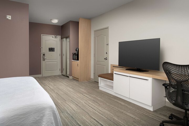 Room 16 of 43