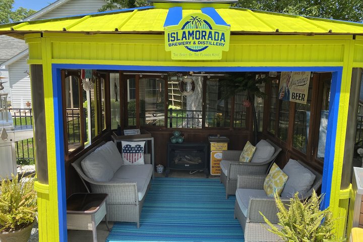 Colonial Beach Plaza Bed & Breakfast