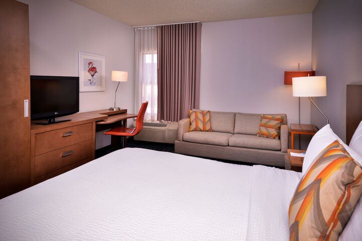 Room 12 of 32