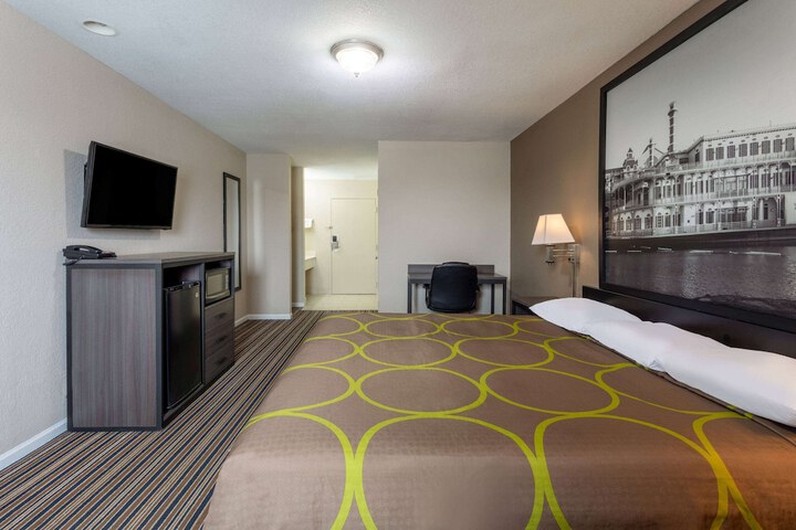 Super 8 by Wyndham Missouri Valley