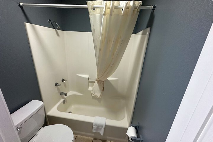 Room 9 of 12