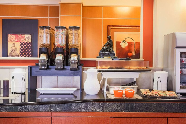 Breakfast/Coffee Service 36 of 39