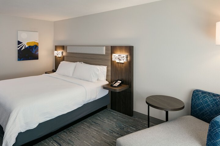 Room 54 of 71