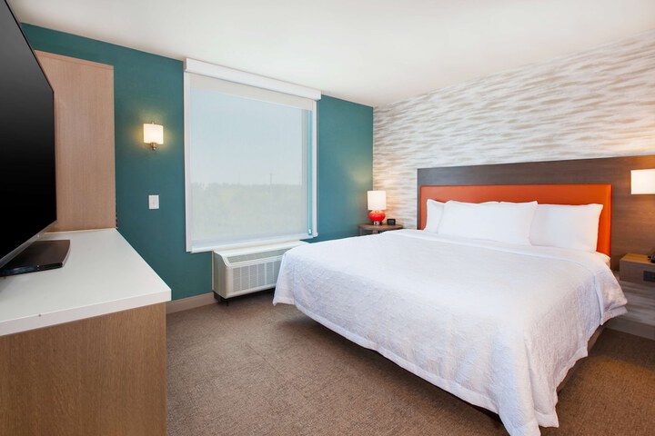 Room 25 of 38
