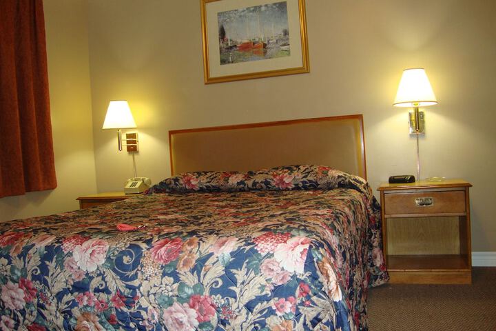 Room 9 of 24