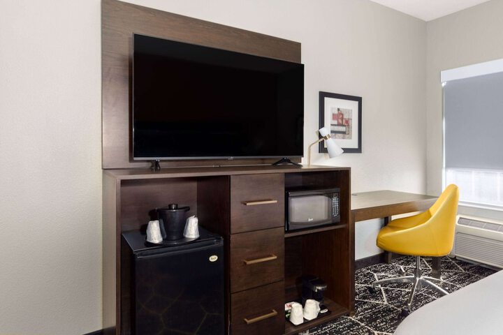 Room 14 of 42