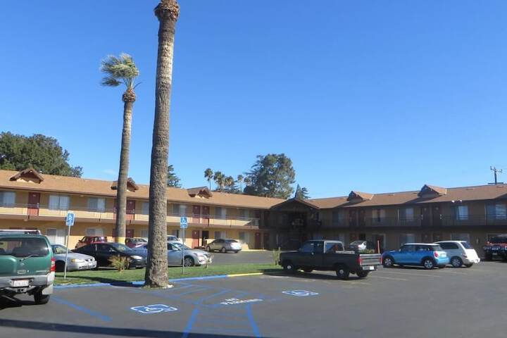 HOTEL SALINA