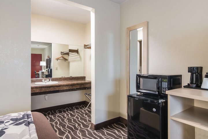 Room 17 of 21