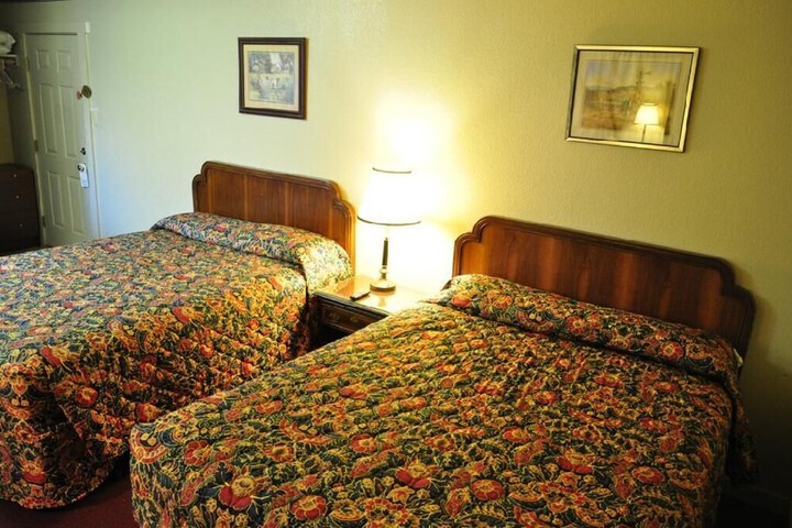 Outpost Motel