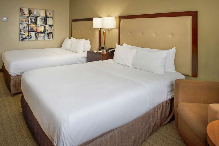 DoubleTree by Hilton St. Louis - Westport