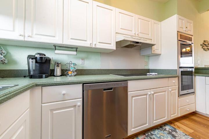 Duck R Way - Poteskeet Ocean View, 260 Yds to Beach, Pool, Hot Tub, Walk to Downtown Duck