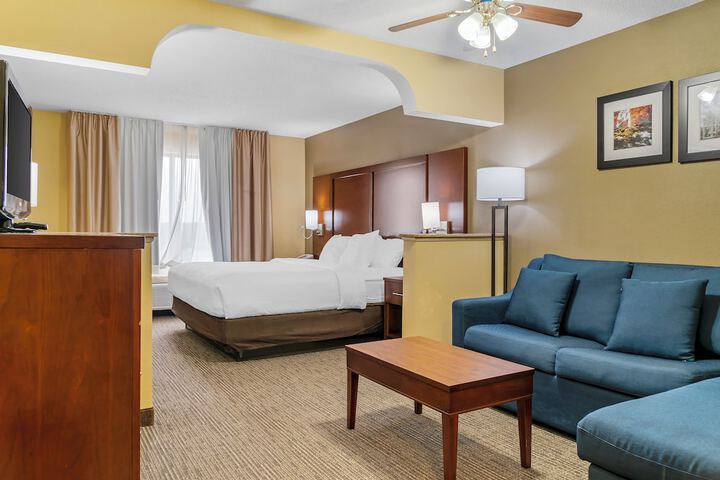 Comfort Suites Findlay I-75 near Sports Complex