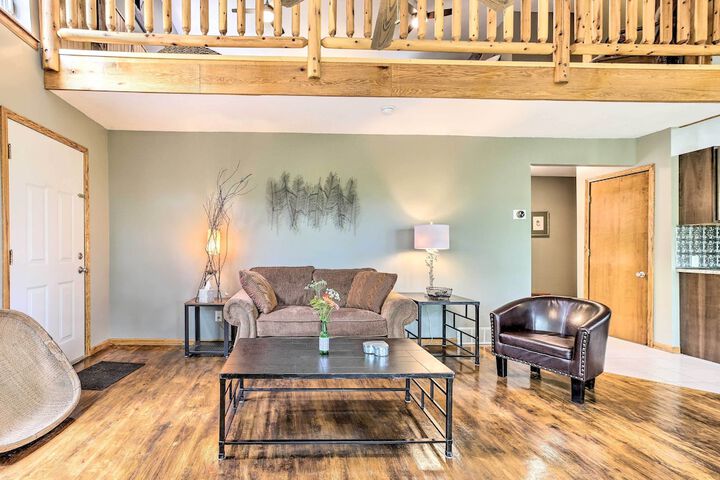 Hike & Zip-line: Red River Gorge Cabin w / Hot Tub!