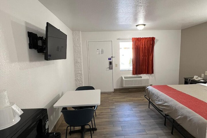 Room 29 of 32