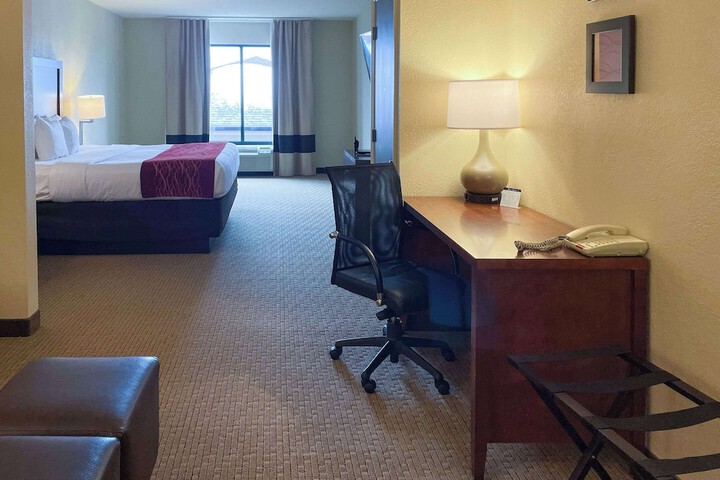 Room 40 of 85